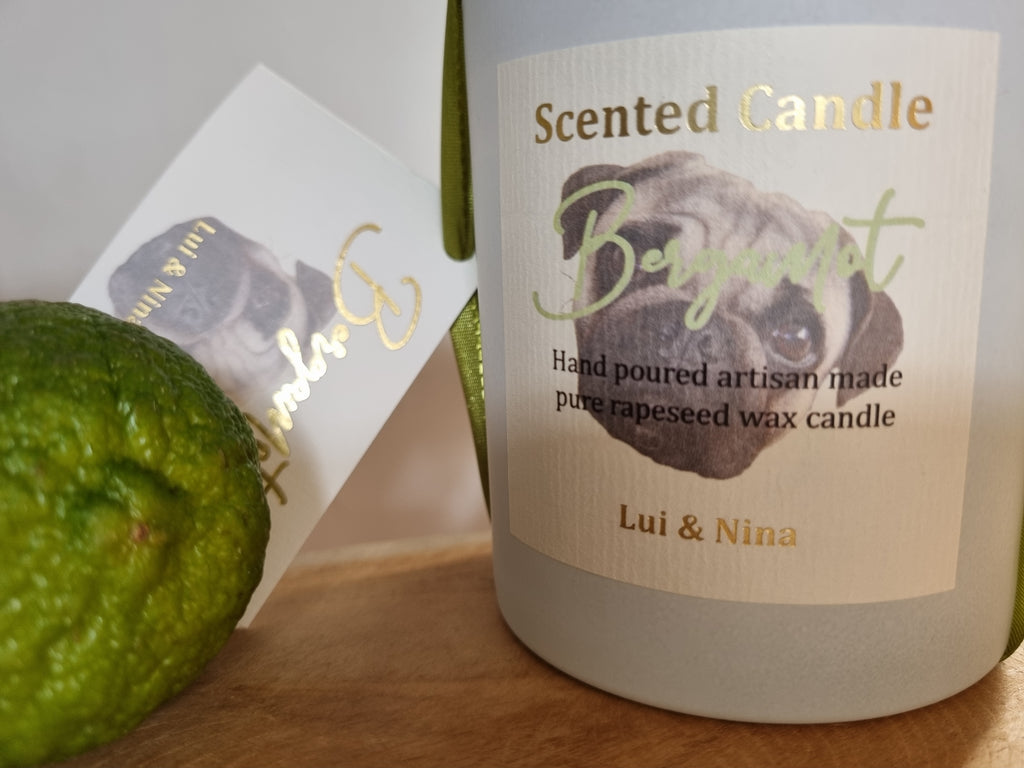 Scented anti-stress candle with a delightful scent of bergamot